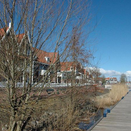 Beautiful Houseboat In The Harbour Of Volendam Near Centre Hotel Exterior foto