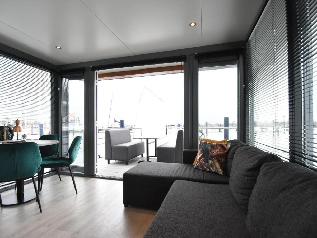 Beautiful Houseboat In The Harbour Of Volendam Near Centre Hotel Exterior foto