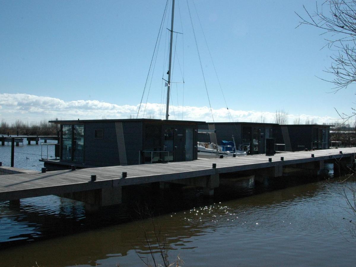 Beautiful Houseboat In The Harbour Of Volendam Near Centre Hotel Exterior foto